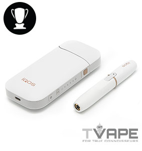 IQOS und Batterieladegerät in weiß aus der Vogelperspektive
