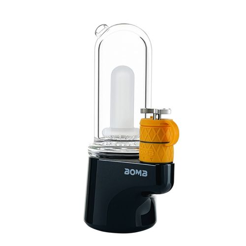 Eine Frontansicht des schwarzen Bomb Sykloud E Rig mit orangefarbenen Akzenten, präsentiert auf weißem Hintergrund.