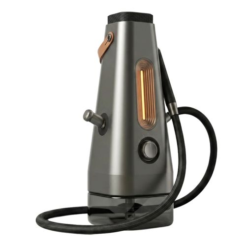 AirVape Enso 2026 E-Shisha in Dunkel-Titan mit umwickeltem Dampfschlauch und Lederriemen