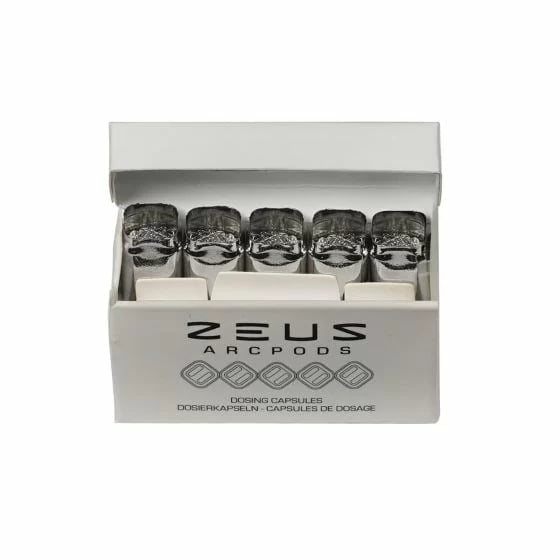 Verpackung der Zeus WaxPods, auf der mehrere silberne, zylindrische Pods in einer Reihe angeordnet sind und das Logo „Zeus Arcpods“ auf der Vorderseite zu sehen ist.