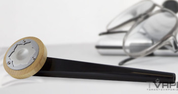 Der Lotus Vaporizer – Hockende Fackel, versteckter Vape