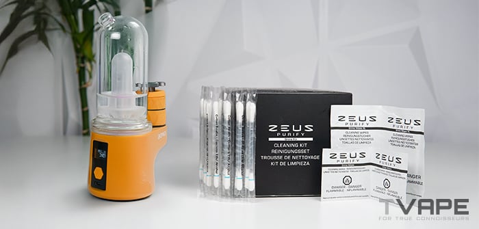 Bomb Sykloud E Rig wird mit der Reinigungslösung Zeus Purify gezeigt – Reinigungszubehör, das dabei hilft, den Vaporizer in einem Top-Zustand zu halten.
