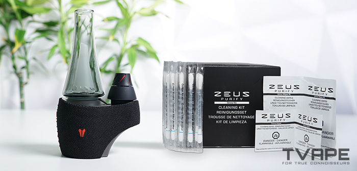 Utillian 8 Turbo mit dem Zeus Purify Reinigungsset inklusive Wattestäbchen und Reinigungstüchern.
