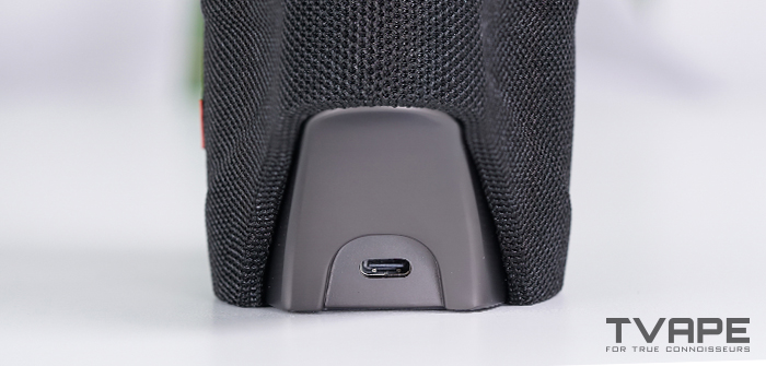 Nahaufnahme des USB-C-Anschlusses der Utillian 8 Turbo.