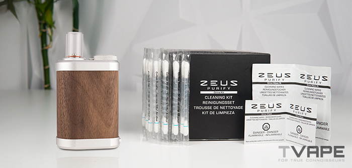 Der Tinymight 2 Vaporizer ist zusammen mit dem Zeus Purify Reinigungsset angezeigt.
