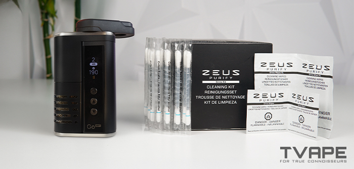 Der Arizer Go SRT Vaporizer wird mit verschiedenen Reinigungszubehörteilen gezeigt